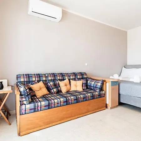 Rooftop 1-bedroom Apartment